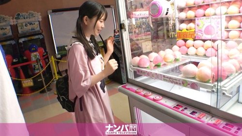 首次勾搭女大学生：粉嫩乳晕蜜桃臀，超诱惑无码捡尸