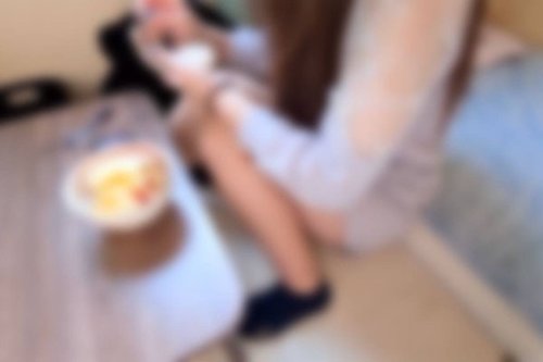 敏感醫務室美女的秘密兼職：無碼中出過夜篇