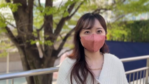 FC2漂亮女孩Sera酱无码初次拍摄，大量精液内射
