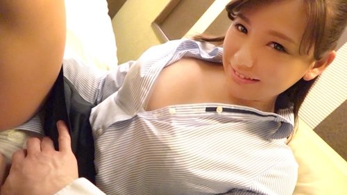 퇴근 후 OL 카호의 호텔 불륜: 정장과 스타킹의 유혹